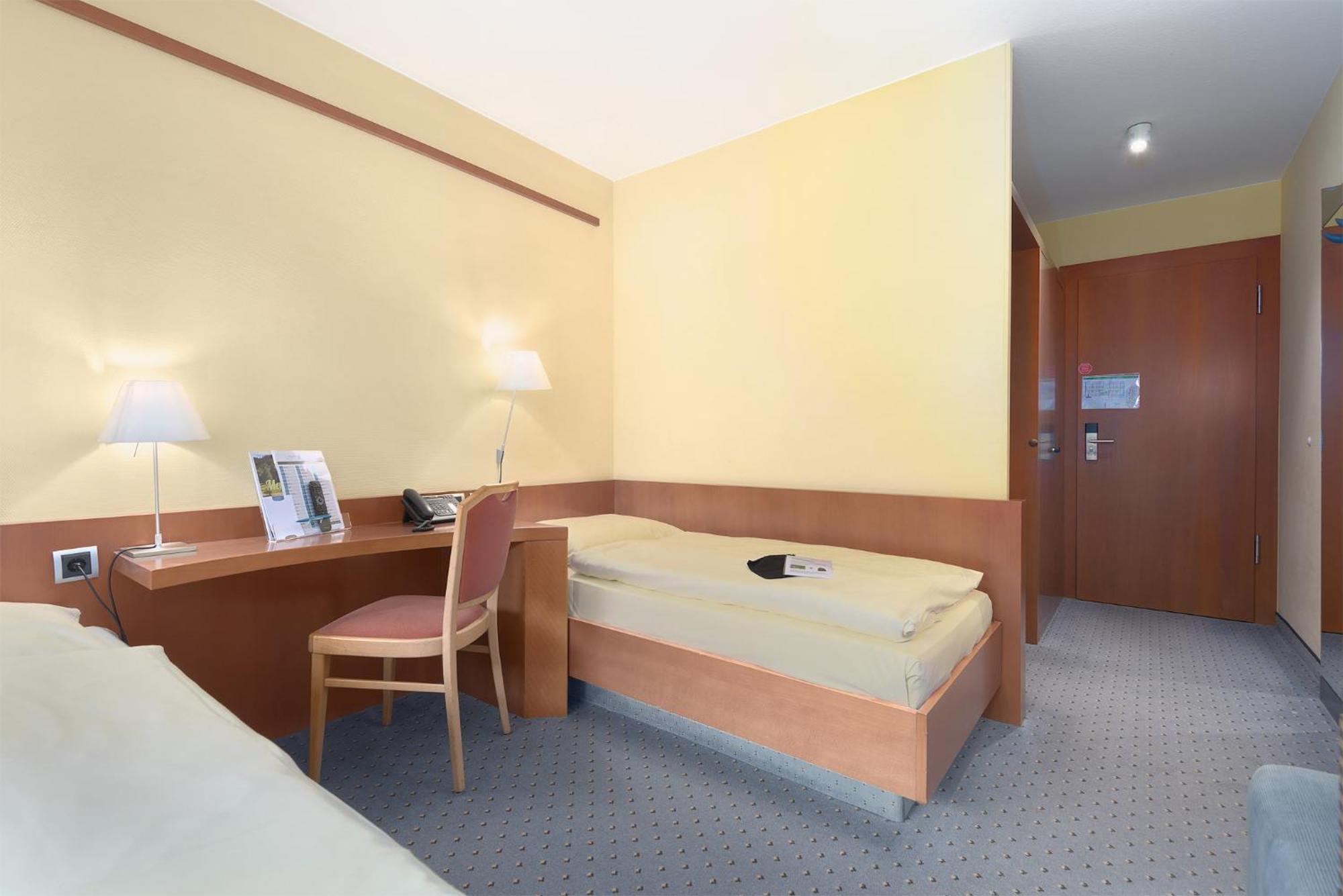Trip Inn Landhotel Badsoden-Salmuenster บาด โซเดน-ซาลมึนสเตอร์ ภายนอก รูปภาพ